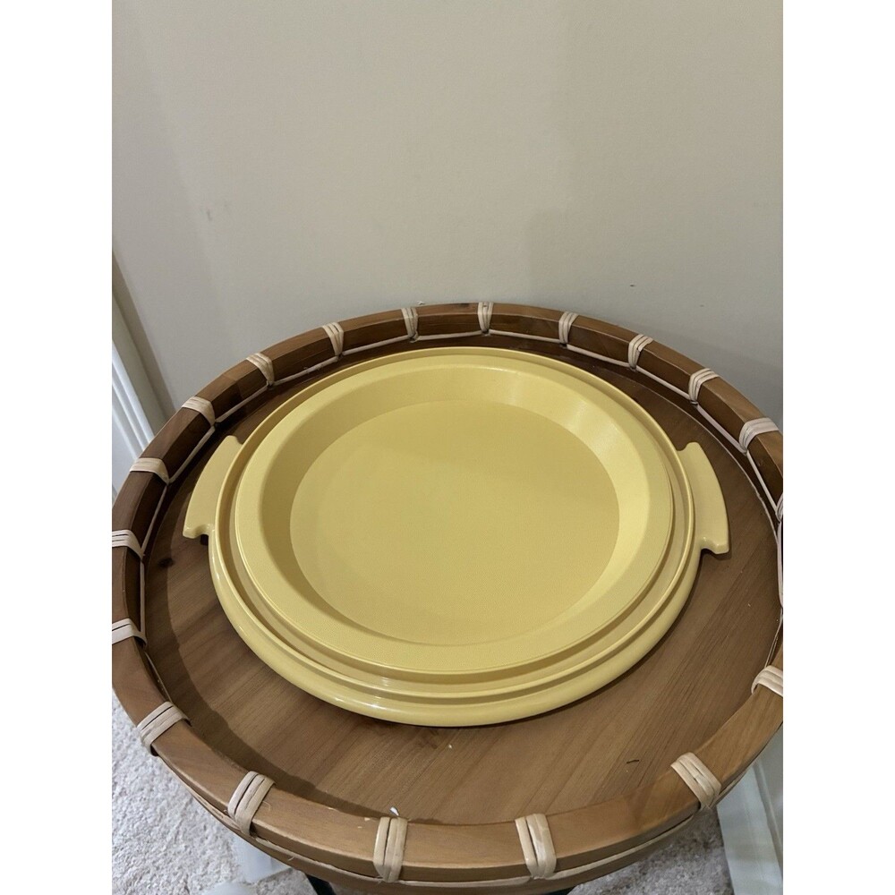 Tupperware #684 Cake Carrier In Harvest Gold Bottom Only Vintage